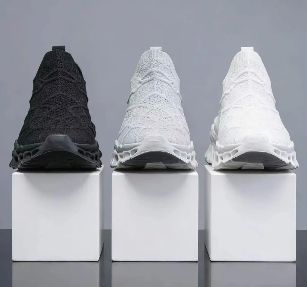 Men's Stylish Lightweight Casual Sneakers New Style Mesh Breathable Blade Sole Comfortable Fashionable Men's Footwear — image 7