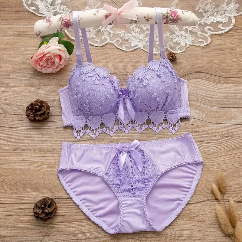 New Top Japanese Bra Women Lace Underwear Embroidery Bra A B Cup Brassiere Wireless Bra Push Up Sexy Lingerie set