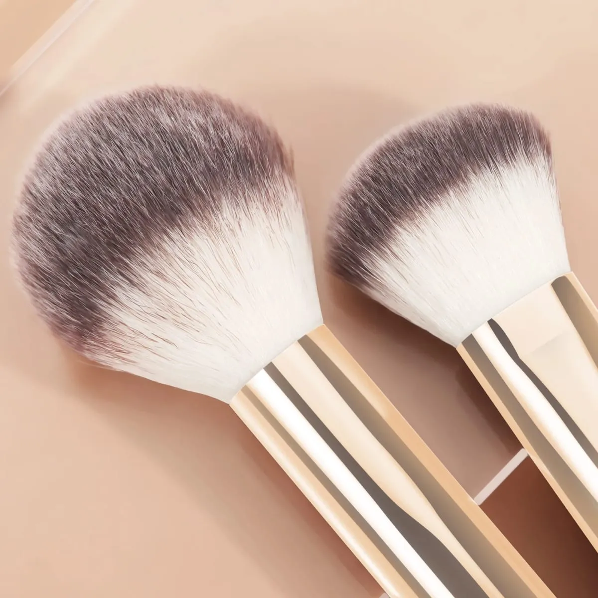 13Pcs Soft Bristle Makeup Brushes with Large Round Powder Brush Highlighter Brush Detail Eyeshadow Brush Lip Brush + 1 Puff 2