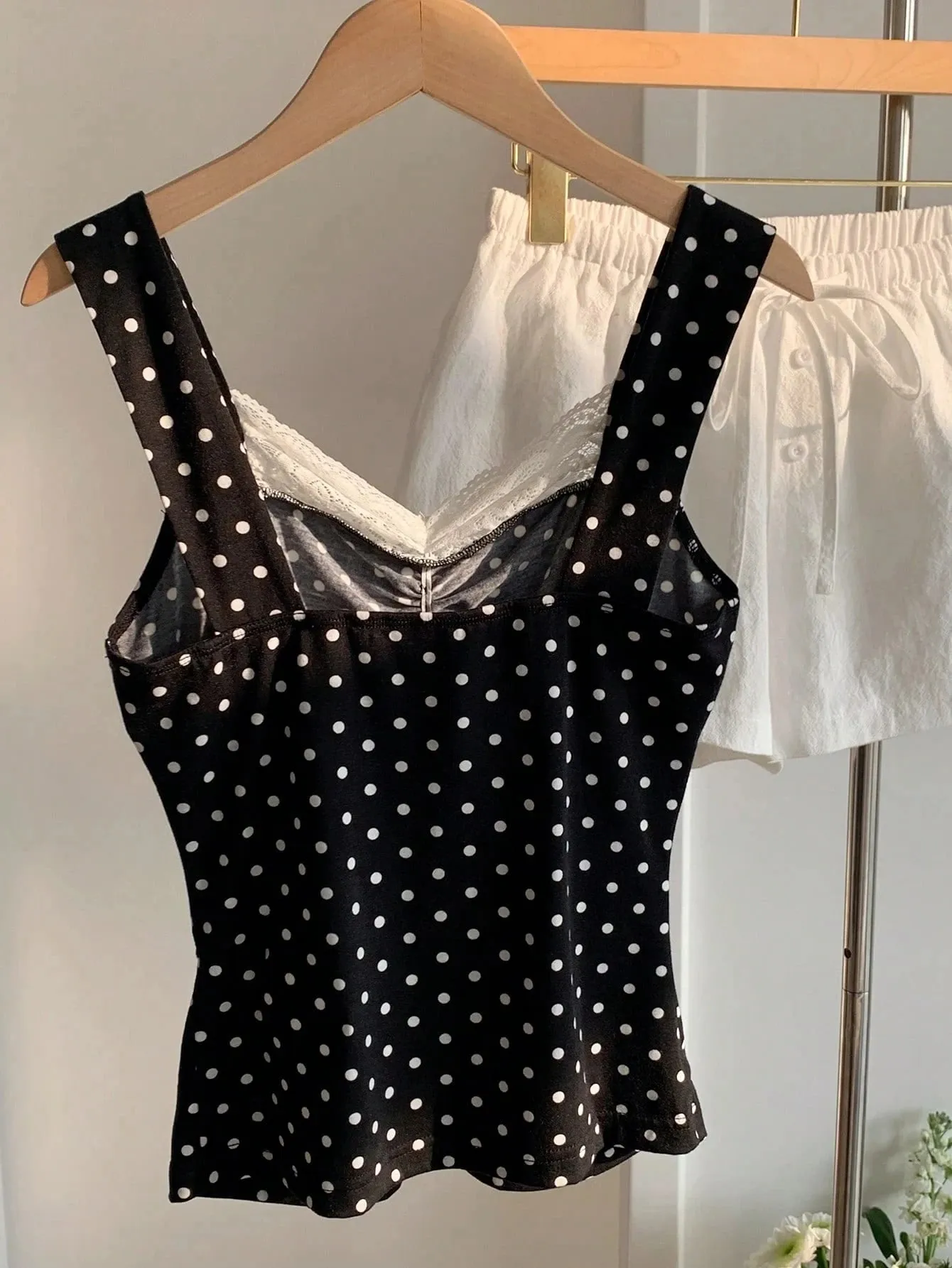 Women's Sexy Lace Trim Pleating Chest Bow Decor Slim Fit Tank Top Casual Backless Polka Dots V-Neck Top Summer 2026