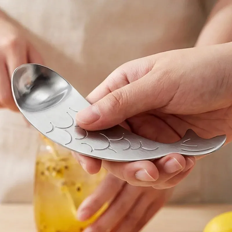 Dual Function Passion Fruit Cutting Scooping Tool Integrated Stainless Steel Fruit Spoon Easy Clean Kitchen Gadget