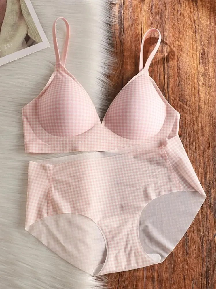 Elegant, sømløs bralette, lille buste, der samler sig anti-faldende, tynde justerbare stropper Trådfri Comfort Fit UK Light Support BH-sæt