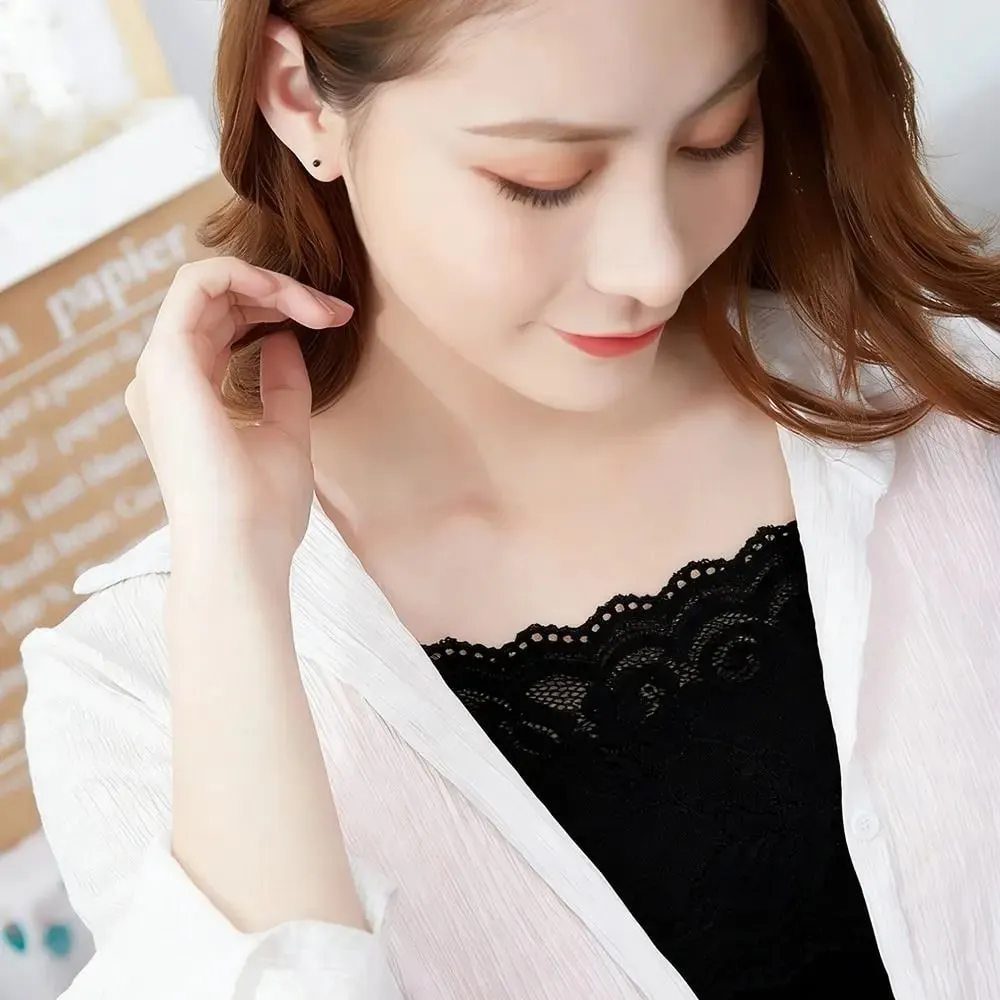 Casual U Neck Summer Tank Tops Sleeveless Slim Fitted Tops With Lace Camisoles Cami Top Shirt for Women With Lace