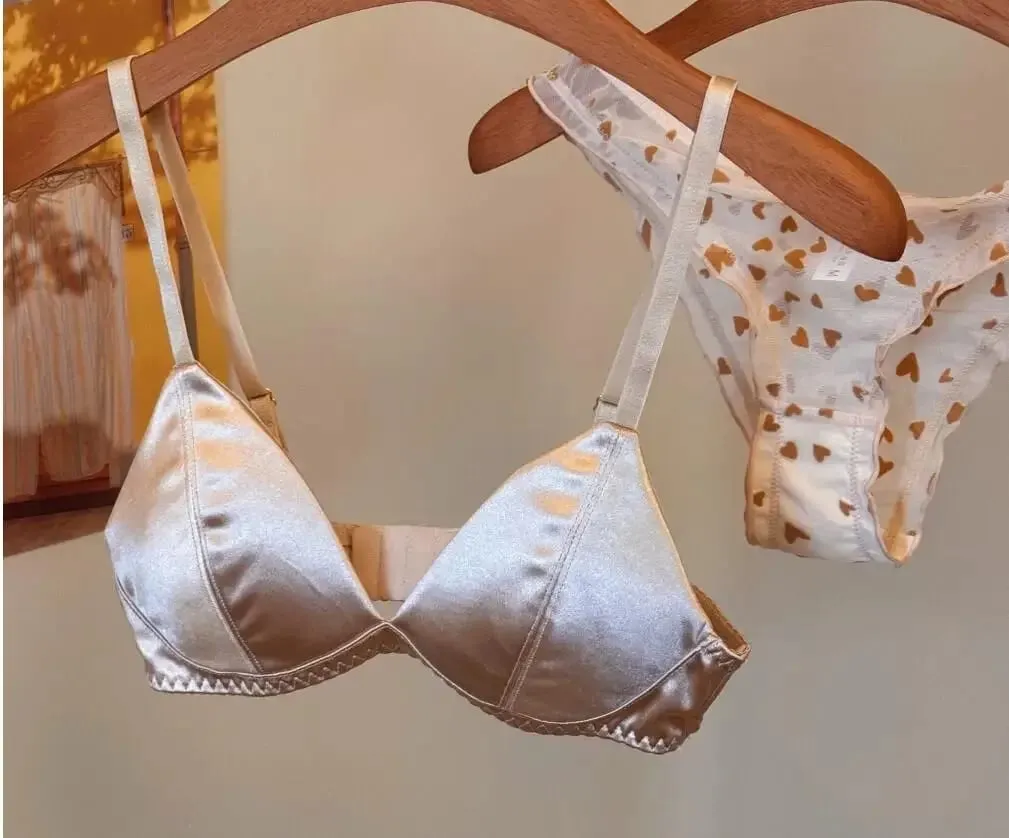 性感緞面三角杯無痕胸罩套裝舒適無鋼圈內衣適合大乳房 — image 2
