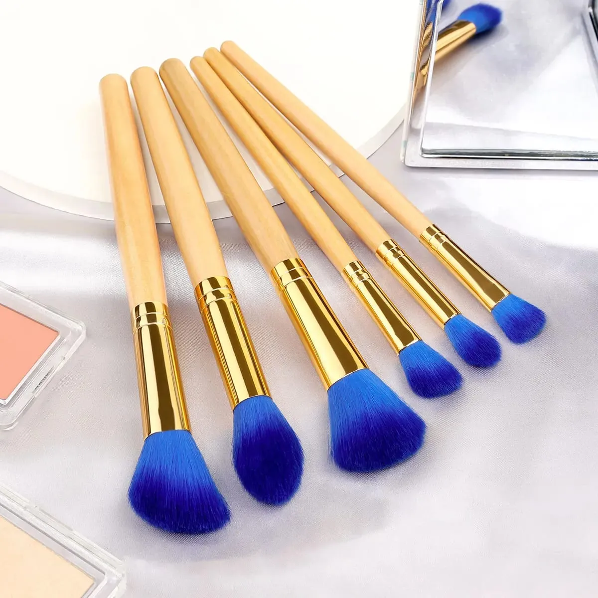 6pcs Makeup Brushes Set for Women Cosmetic Concealer Eyelashes Blush Loose Powder Eyeshadow Soft Fluffy Blending Beauty Tools — image 1