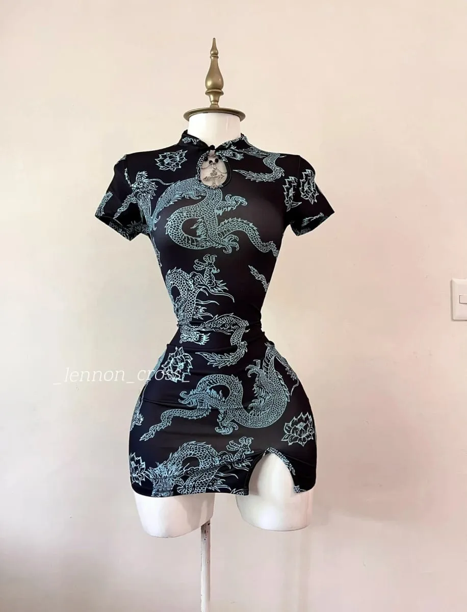 National Trend Style Dragon Pattern Βελτιωμένο Cheongsam κοντομάνικο όρθιο γιακά με σέξι κοντή φούστα με κουμπιά