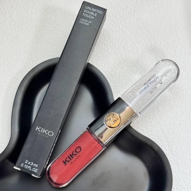 Milano Obegränsad Double Touch Liquid Lipstick Lättvikt högpigment, ej klibbig krämig konsistens Långt slitage, komfortsmink