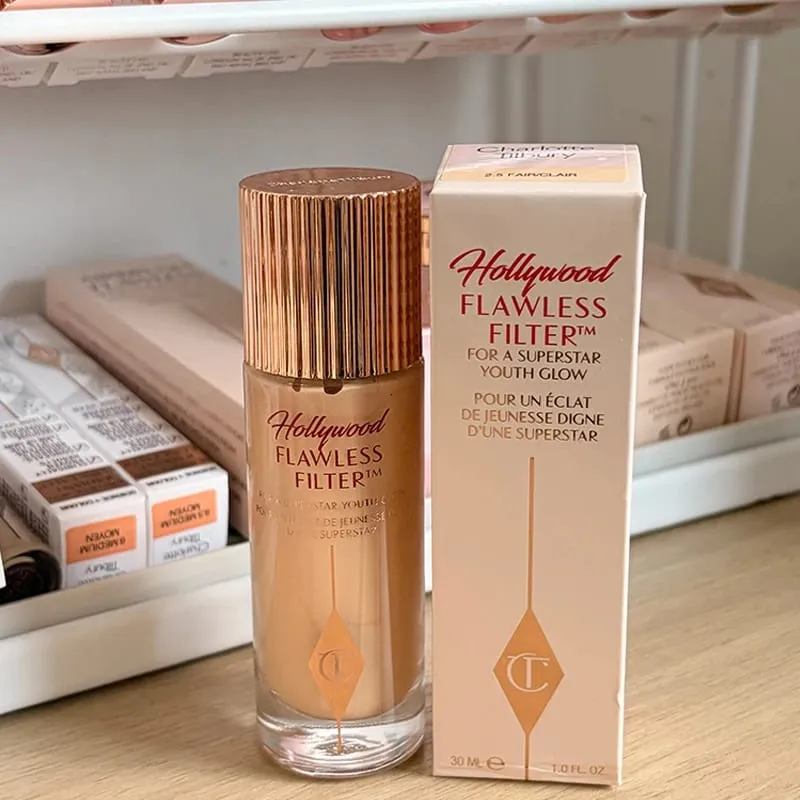 Charlotte Tilbury CT rozjasňovač podkladová báze nepřetržitě Textura make-upu Hydratační korektor rozjasňuje kompaktní pudr