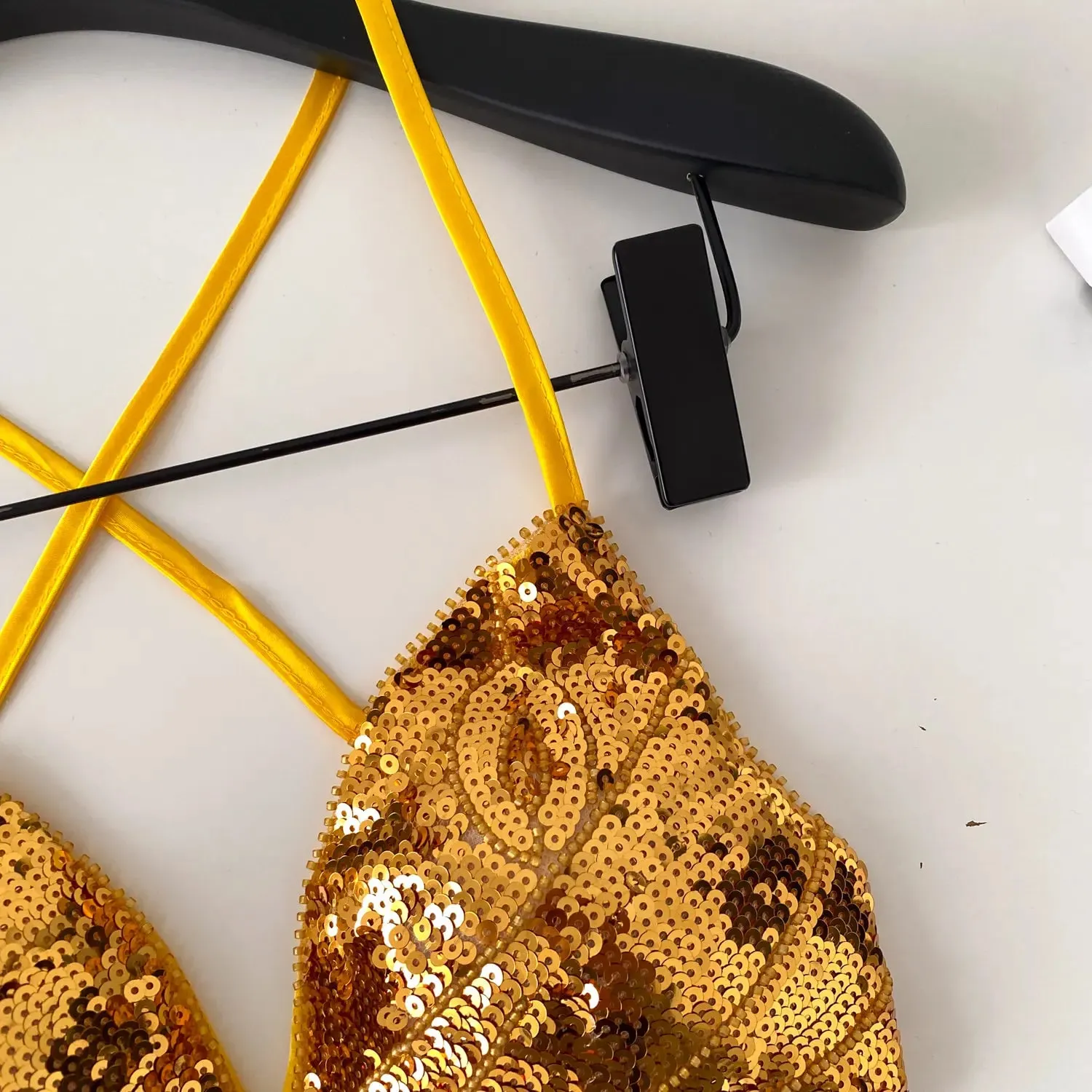 Chic Criss‑cross Backless Sequin Bow Camis Spaghetti Strap Tank Top Sexy Fashion Y2K Hot Girl Summer Crop Top