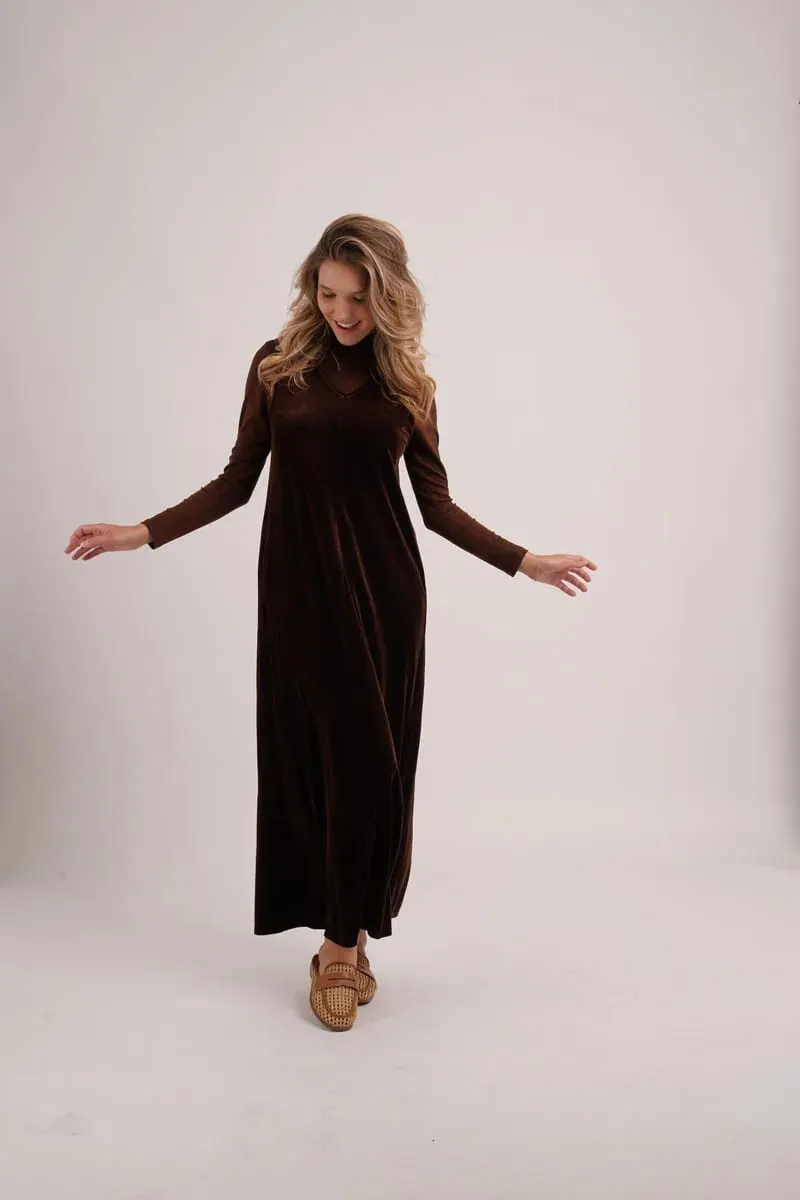 AS AW26 Velvet jumper dress with side pockets + Jersey basic mockneck — image 6