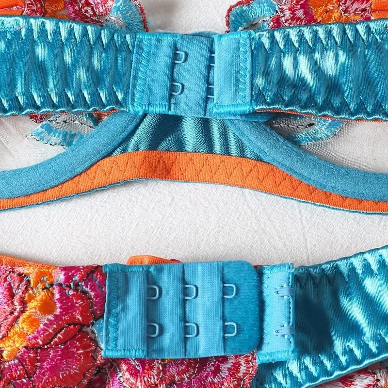 Women's embroidered bras come in underwire bra sets — image 6