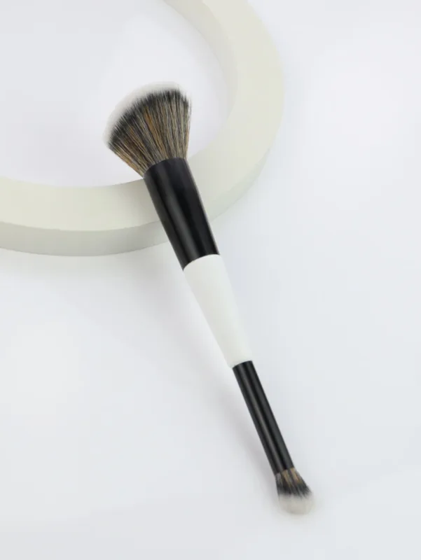 Pinceaux de maquillage à Double tête 2 en 1, fond de teint à angle plat, correcteur, Contour pour mélanger poudre libre, crème liquide, outils cosmétiques
