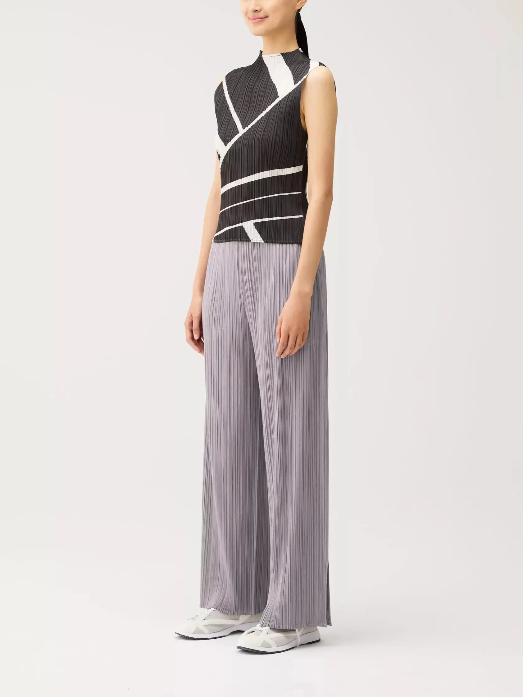 Miyake Pleated Top Women Sleeveless Geometric Black White Vest 2026 Summer High Neck Slim Casual Elegant Trendy New Hot Fit