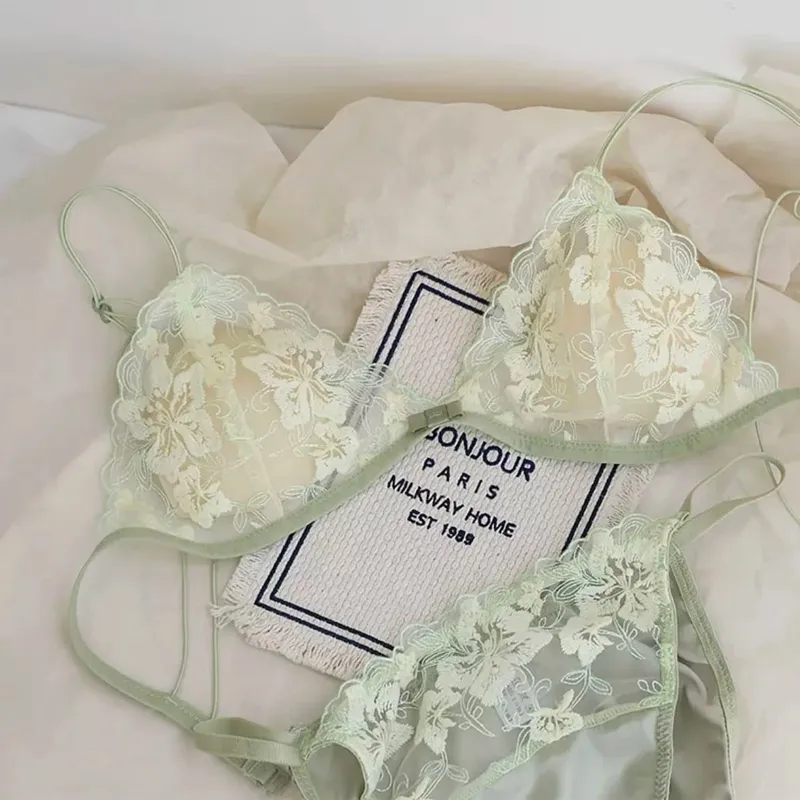 French Style Triangle Cup Bralette Embroidered Lace Wireless Hollow Out Pure Desire Lingerie Set CA MOYIU Sexy Bra Panty & Tushy