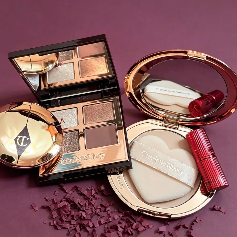 Costume de maquillage CT de luxe, Palette de fards à paupières quatre couleurs, poudre mate, effet correcteur pour le visage, rouge à lèvres, lubrification durable des lèvres — image 2