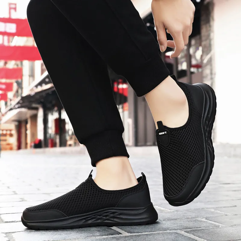 2025 Lightweight Men Casual Shoes Breathable Slip on Male Casual Sneakers Anti-slip Men's Flats Outdoor Walking Shoes Size 39-44