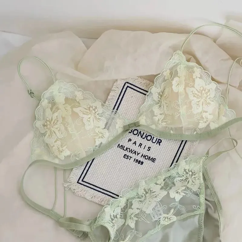 French Style Triangle Cup Bralette Embroidered Lace Wireless Hollow Out Pure Desire Lingerie Set CA MOYIU Sexy Bra Panty & Tushy