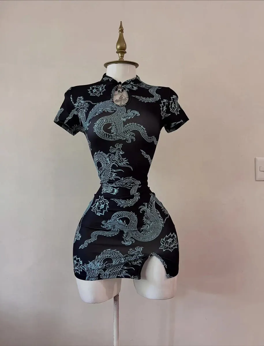National Trend Style Dragon Pattern Βελτιωμένο Cheongsam κοντομάνικο όρθιο γιακά με σέξι κοντή φούστα με κουμπιά