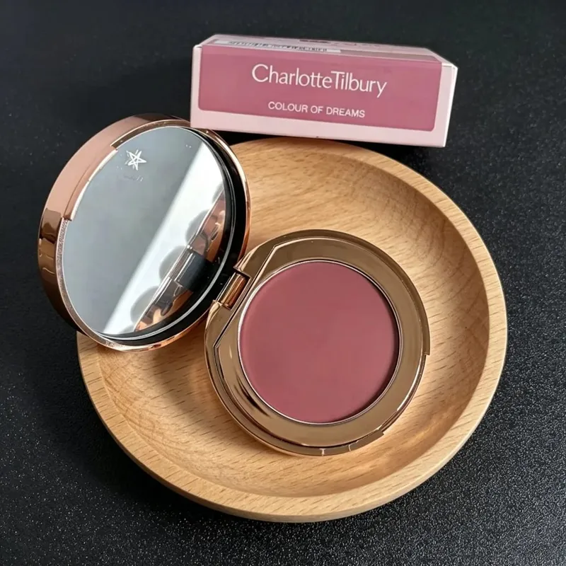 Charlotte Tilbury beállító púder kompakt szájfényes alapozó kéttónusú pirosító szemhéjpúder paletta könnyű, finom, hosszan tartó