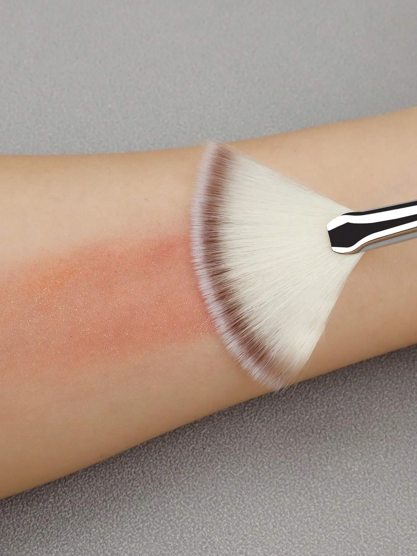 1pc Soft Facial Fan Brush Blush Fan Mask Brushes Slim Soft Face Mask Brush Applicator For Peel Glycolic Masks Makeup