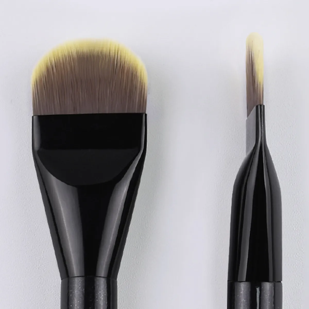 Makeup Brushes Foundation Professional Brush Tongue Shaped Liquid Foundation Concealer Brush Women Face Base Makeup Beauty Tools