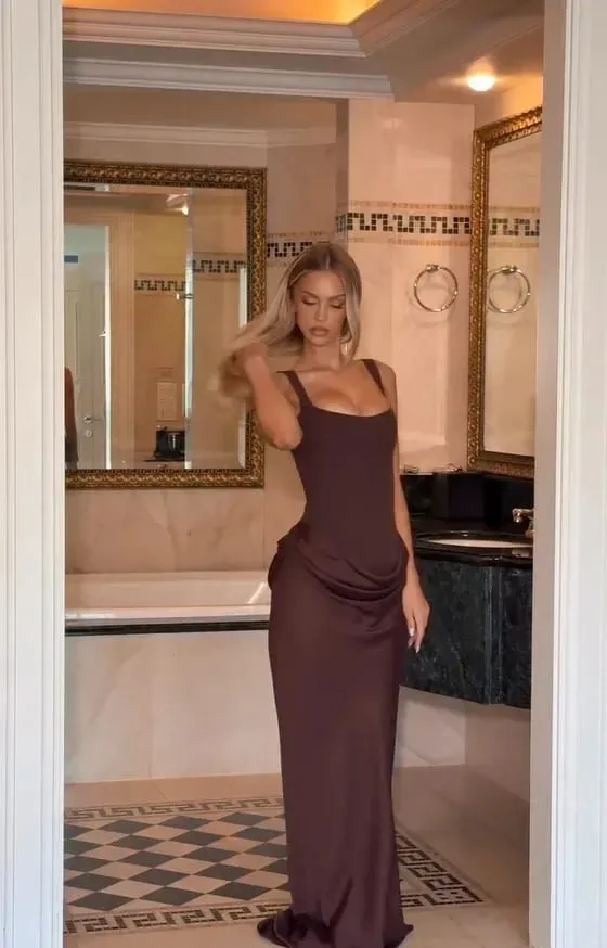 Solid Pleated Sling Dress Square Neck Sleeveless Off-shoulder Waist Cinching Slim Women Dresses Fashion Evening Party Gown 2025 — image 4
