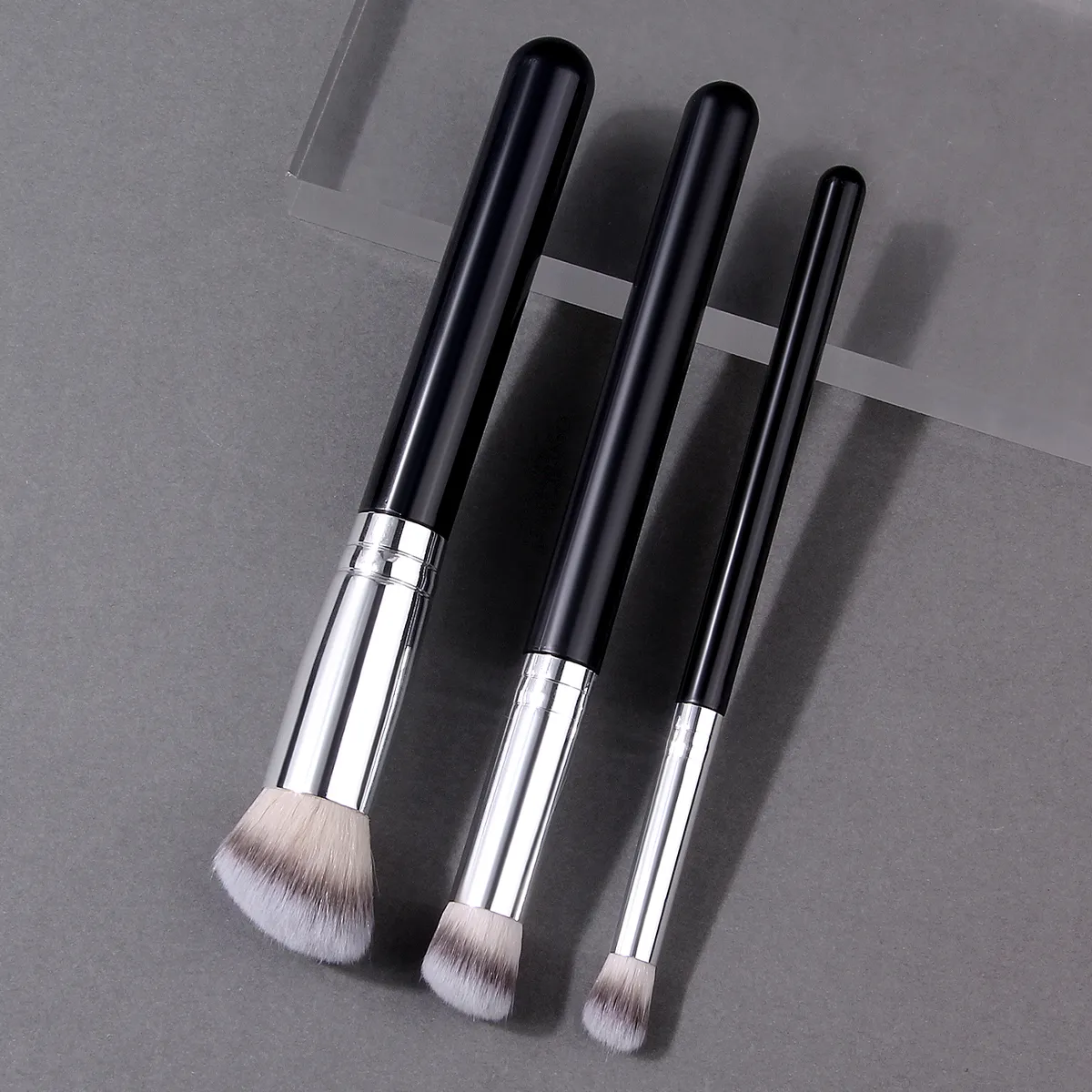 3PCS Professional Foundation & Concealer Brush Set Dense Hair Brushes for Liquid Foundation Medium & Mini Concealer Flawless