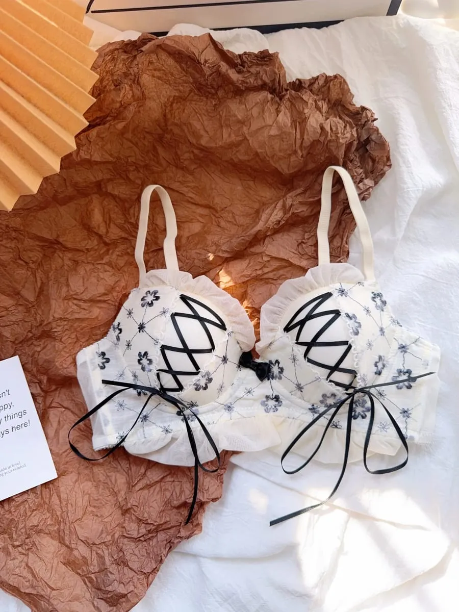 Strappy lace lingerie girls without steel ring underwear st small breasts gathered sweet sexy bra briefs suit