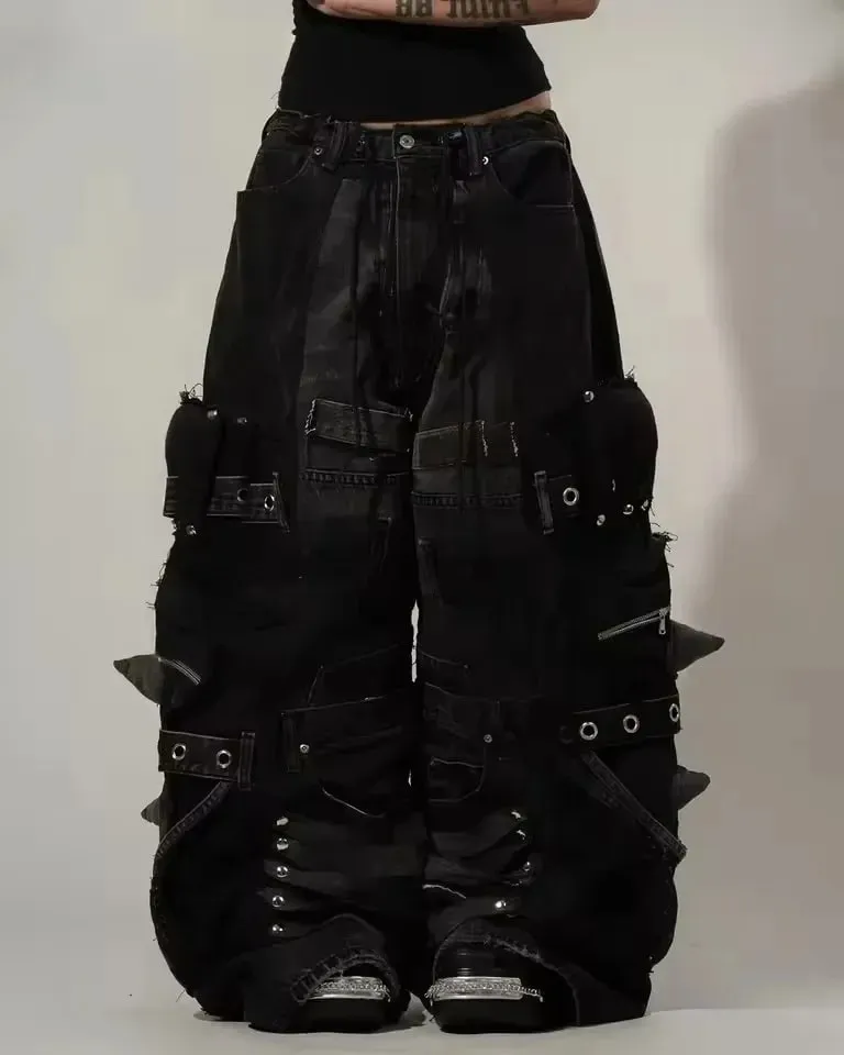 Y2K Black Oversized Cargo Jeans Men Heavy Strap Buckle Stud Zip Pocket Distressed Detail Streetwear Casual Wide Leg Fashion Pant