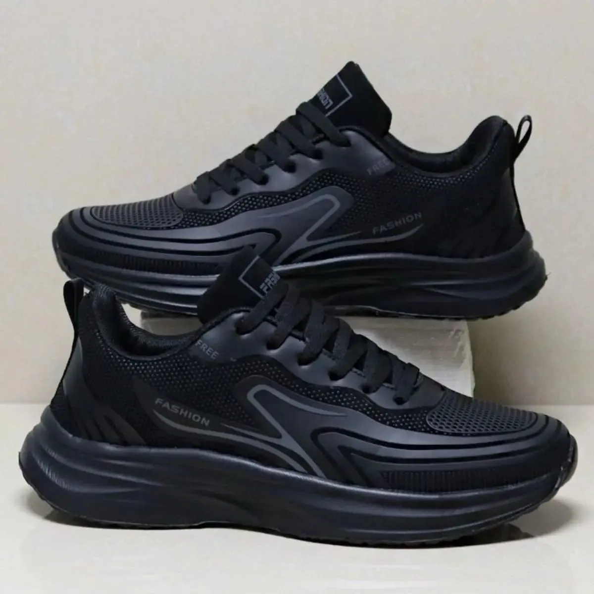 Men's Fashion Ultra-Light Waterproof Running Shoes Soft Sole Non-slip Durable Sneakers Outdoor Sport Shoes for Spring Autumn