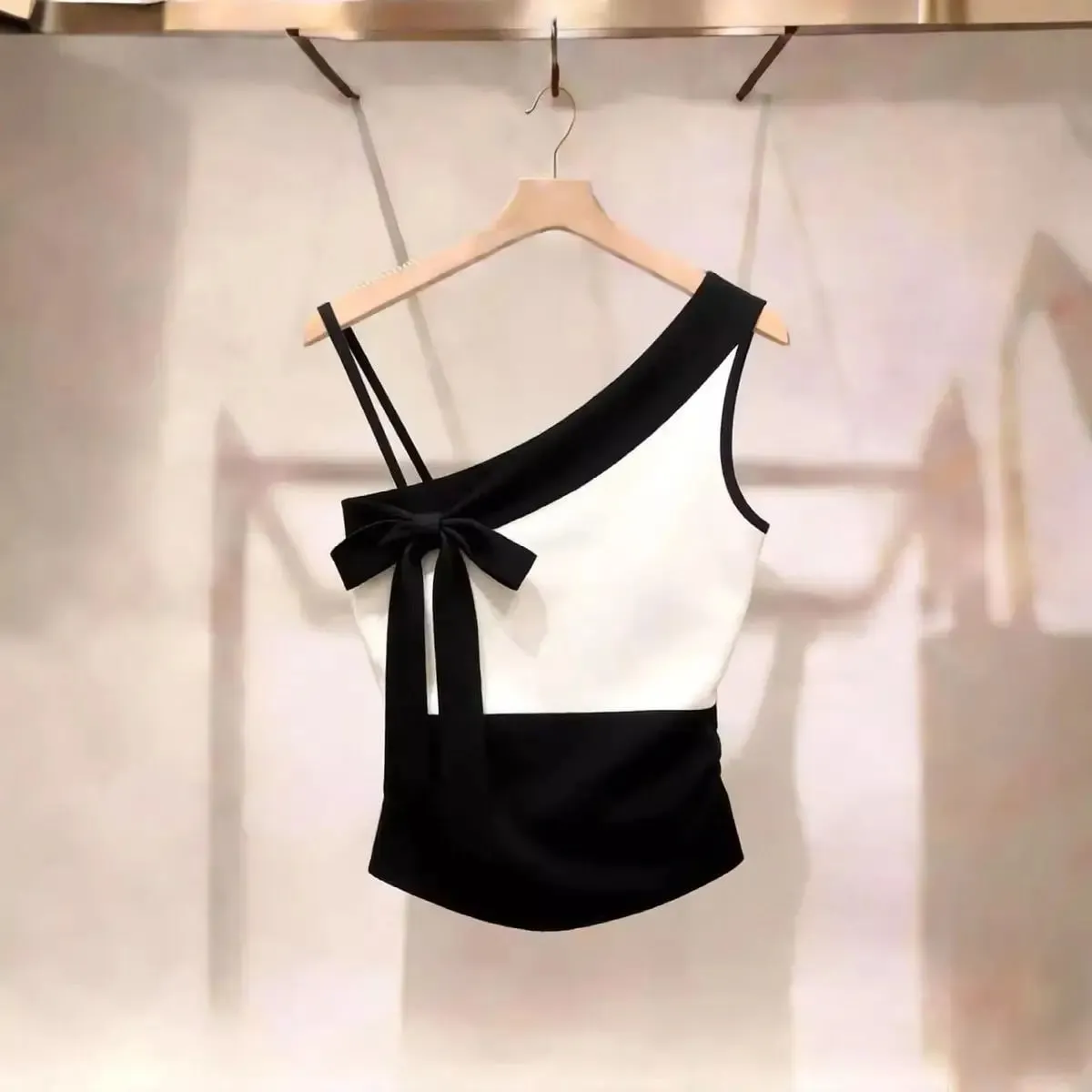 Summer New Contrast Bow Patchwork Off Shoulder Sexy Tanks Slim Sleeveless Elegant T Shirt Tops Temperament Trend Women Clothing — image 8