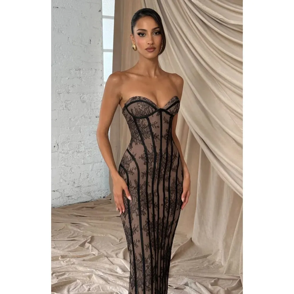 Elegant lace strapless waist cinching long dress with heart-shaped neckline for slimming and formal evening ladies' dress
