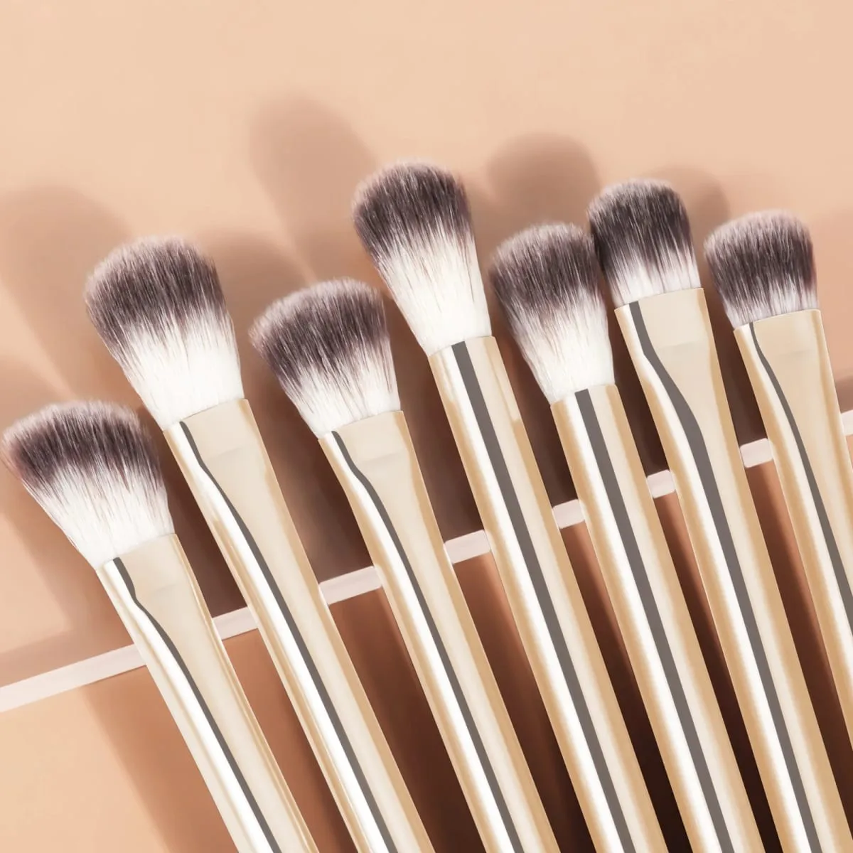 13Pcs Soft Bristle Makeup Brushes with Large Round Powder Brush Highlighter Brush Detail Eyeshadow Brush Lip Brush + 1 Puff 2