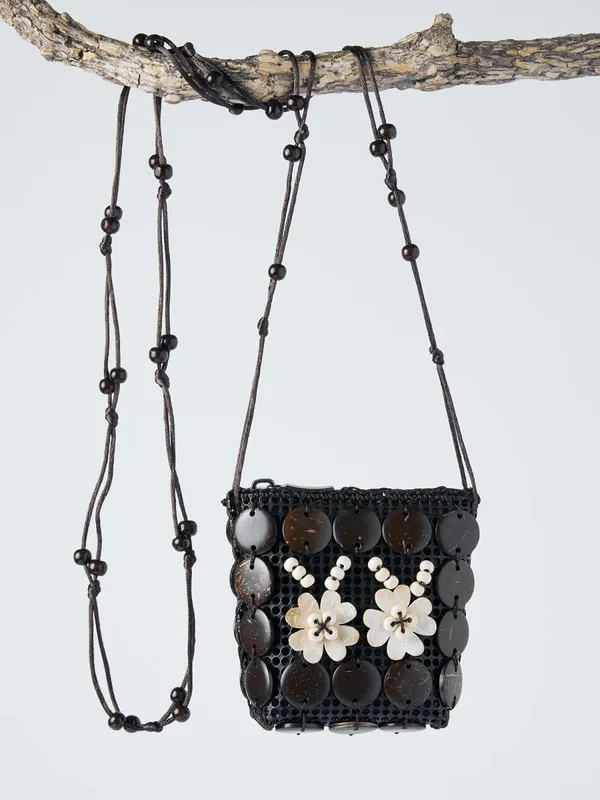 2026 Summer Women's Handwoven Wooden Bead Mini Crossbody Bag - Retro Style with Beaded Accent for Vacation and Daily Use