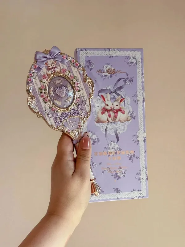Flower Knows Ruční make-up Mirror Air Cushion Comb All Series Relief Pattern Limited Color Makeup Tool Kit — image 4