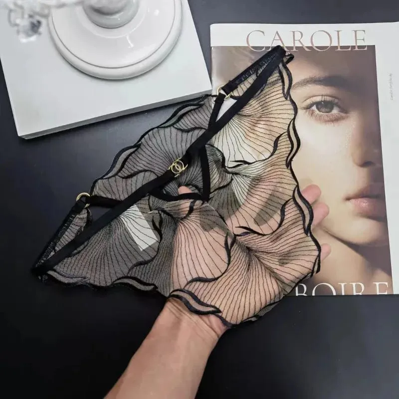 Sexy French Flower Embroidery Lace Bra Set Pure Desire Ultra Thin Push Up Wirefree Comfort Romantic Niche Bralette S-XL​​ MOYISU