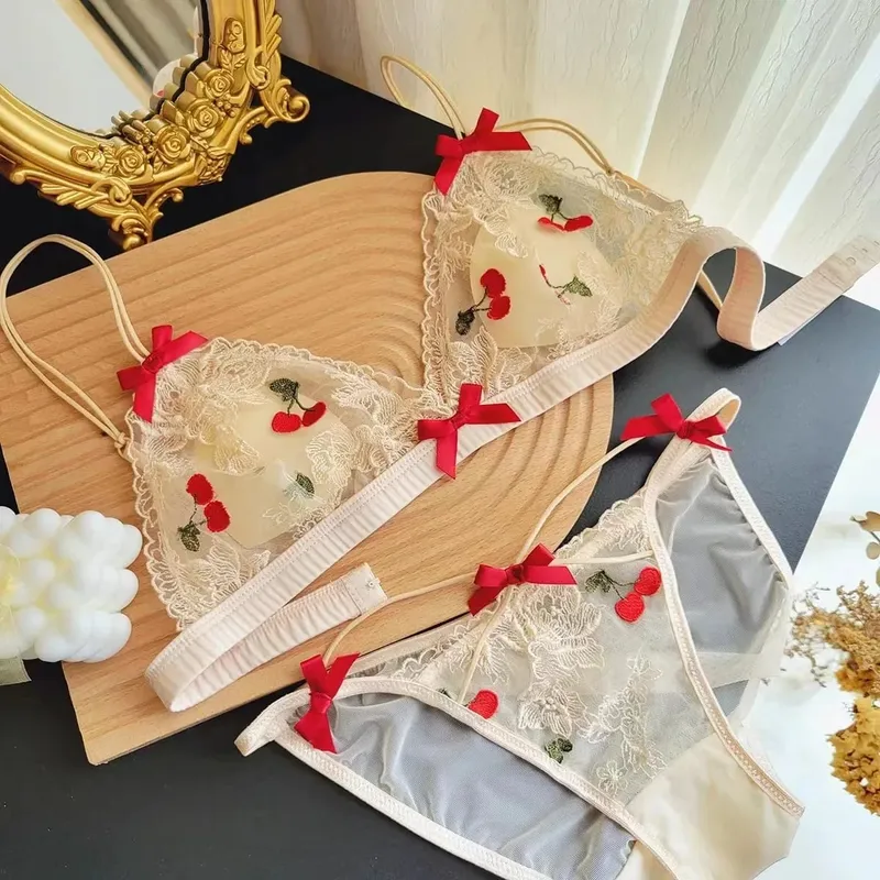 Conjunto de bralette de renda sexy para mulheres copo triangular sem fio lingerie confortável