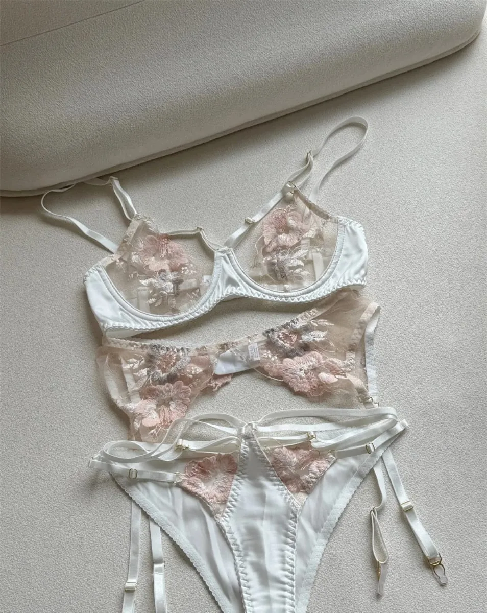 Lace embroidery embossed flowers lingerie set large breasts show small upturned underwear push up sexy bra three-piece set
