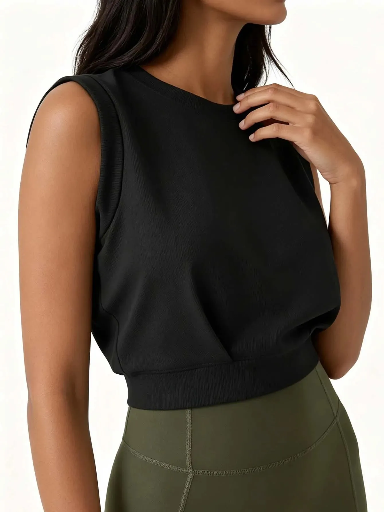 Lady's ribbed round-neck sleeveless fitted crop top solid color loose-fitting sports top casual fitness running yoga top