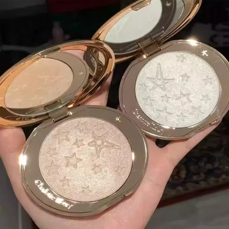 Charlotte Tilbury CT rozjasňovač podkladová báze nepřetržitě Textura make-upu Hydratační korektor rozjasňuje kompaktní pudr