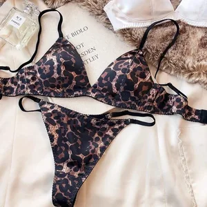 Frauen Sexy Dessous Heiße Unterwäsche Dreieckige Tasse Bh Set Kleine Brust Top Unterstützung Bh Komfortable Push-Up Bh Atmungsaktiv Nahtlose