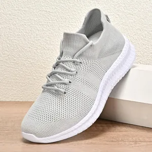 Zapatillas de deporte para hombre, zapatos para hombre, zapatos antideslizantes de alta calidad a la moda para hombre, zapatos transpirables de suela blanda antideslizantes 39-48